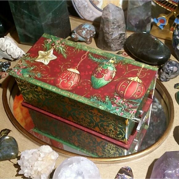Sale! Xmas Music Box Mixed Crystal Set - Picture 2 of 5